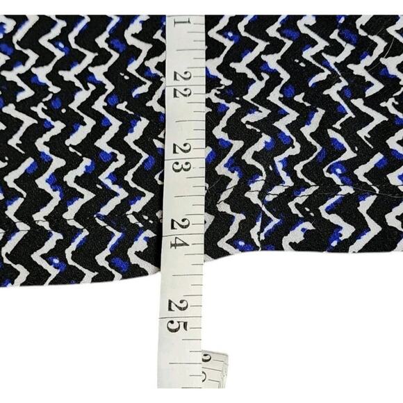 41 Hawthorn Women's Size Small Long Sleeve V-Neck Blue Geo Pattern Shirt Top - Picture 8 of 8